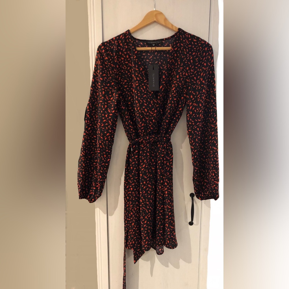 BNWT Dynamite Elegant Black and Red Wrap Robe Dress - XS - Picture 3 of 10